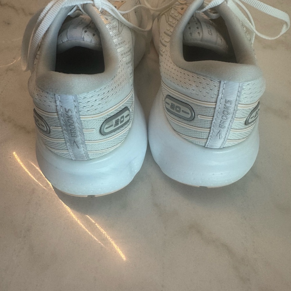 Brooks white/cream Running Shoes - Picture 4 of 8